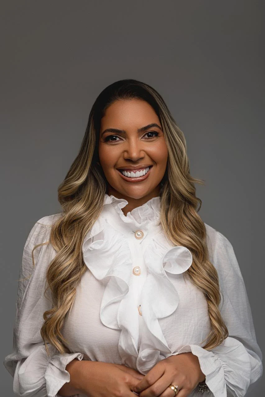 Dra. Joalla Rocha sorrindo